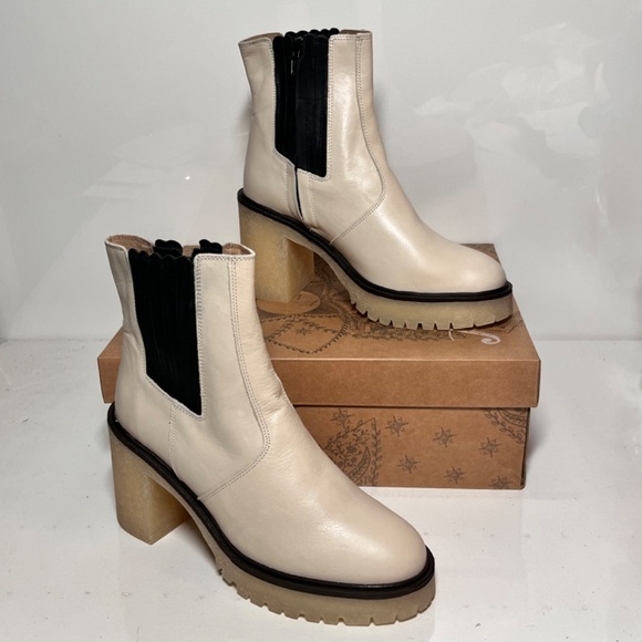 Free People James Leather Chelsea Boot - Picture 4 of 7